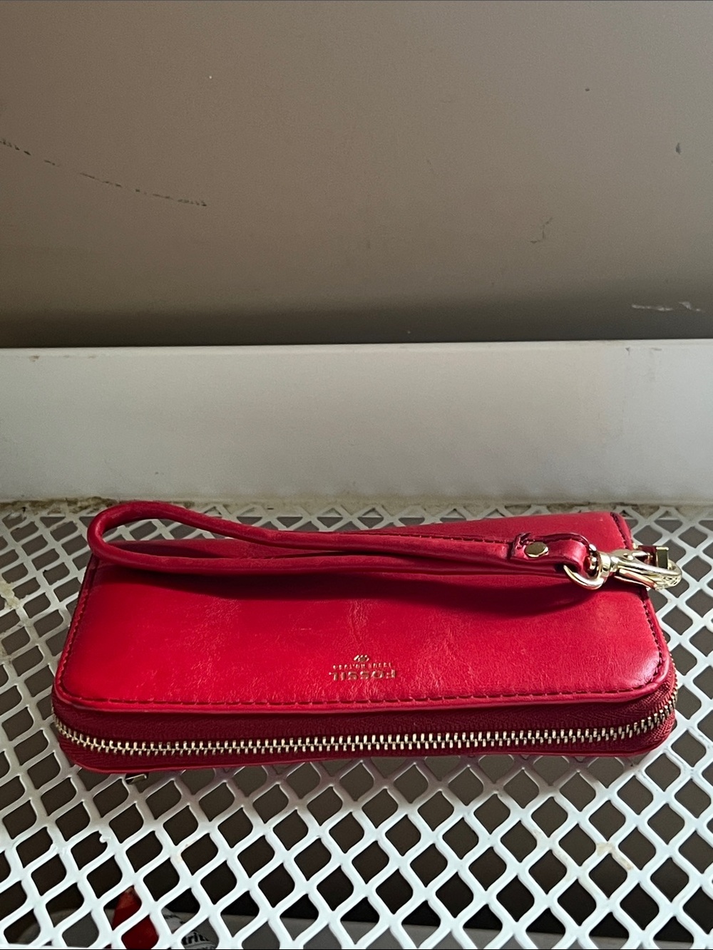 FOSSIL RED WRiSTLET. - Picture 5 of 13